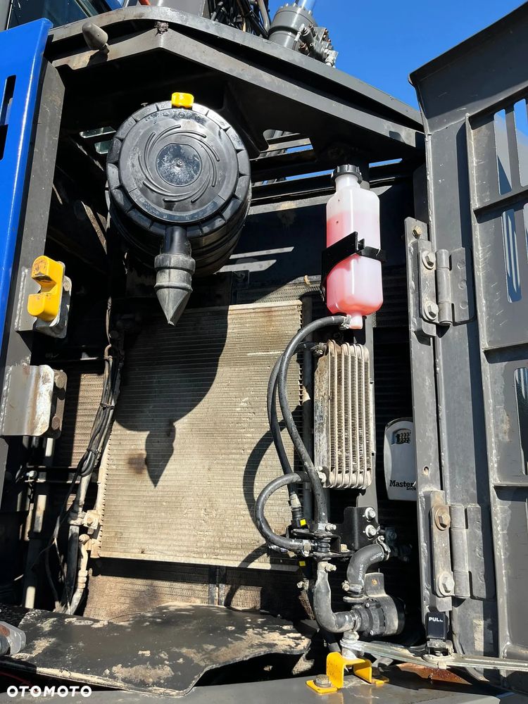 Volvo ECR235EL - 10