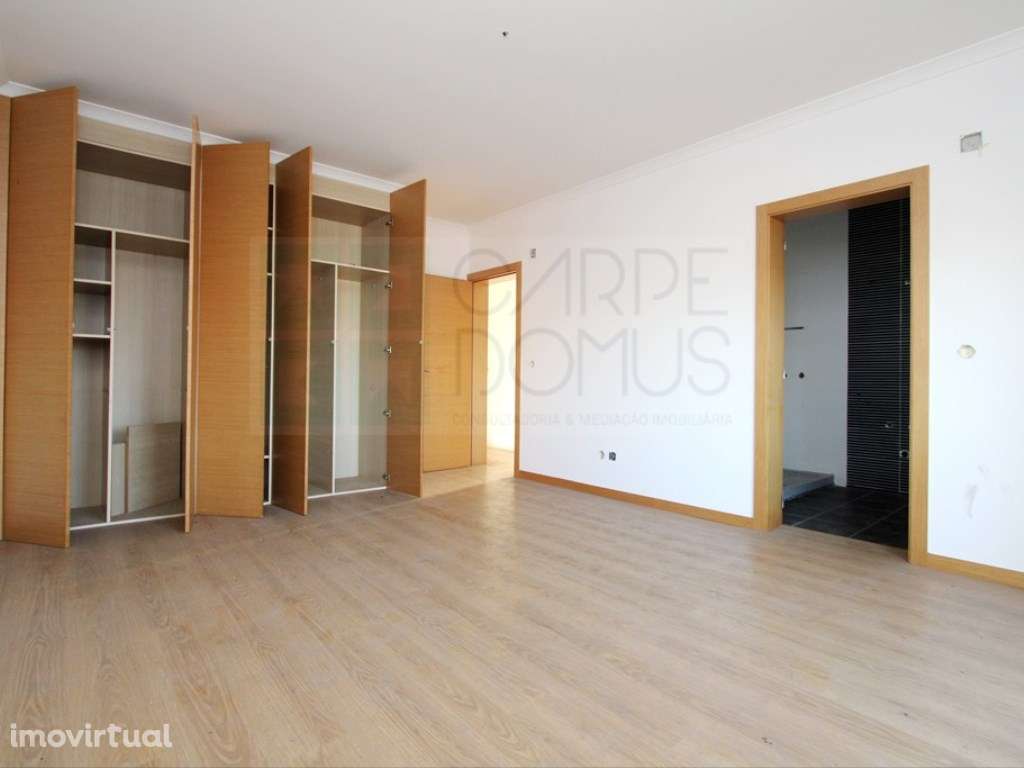 Moradia inacabada em Valado dos Frades, Nazaré - Grande imagem: 3/56