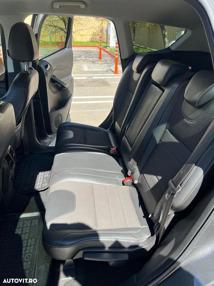 Ford Kuga 2.0 TDCi Powershift 4WD Titanium - 7