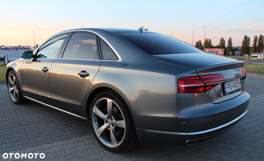 Audi A8 4.2 TDI DPF (clean diesel) quattro tiptronic - 11