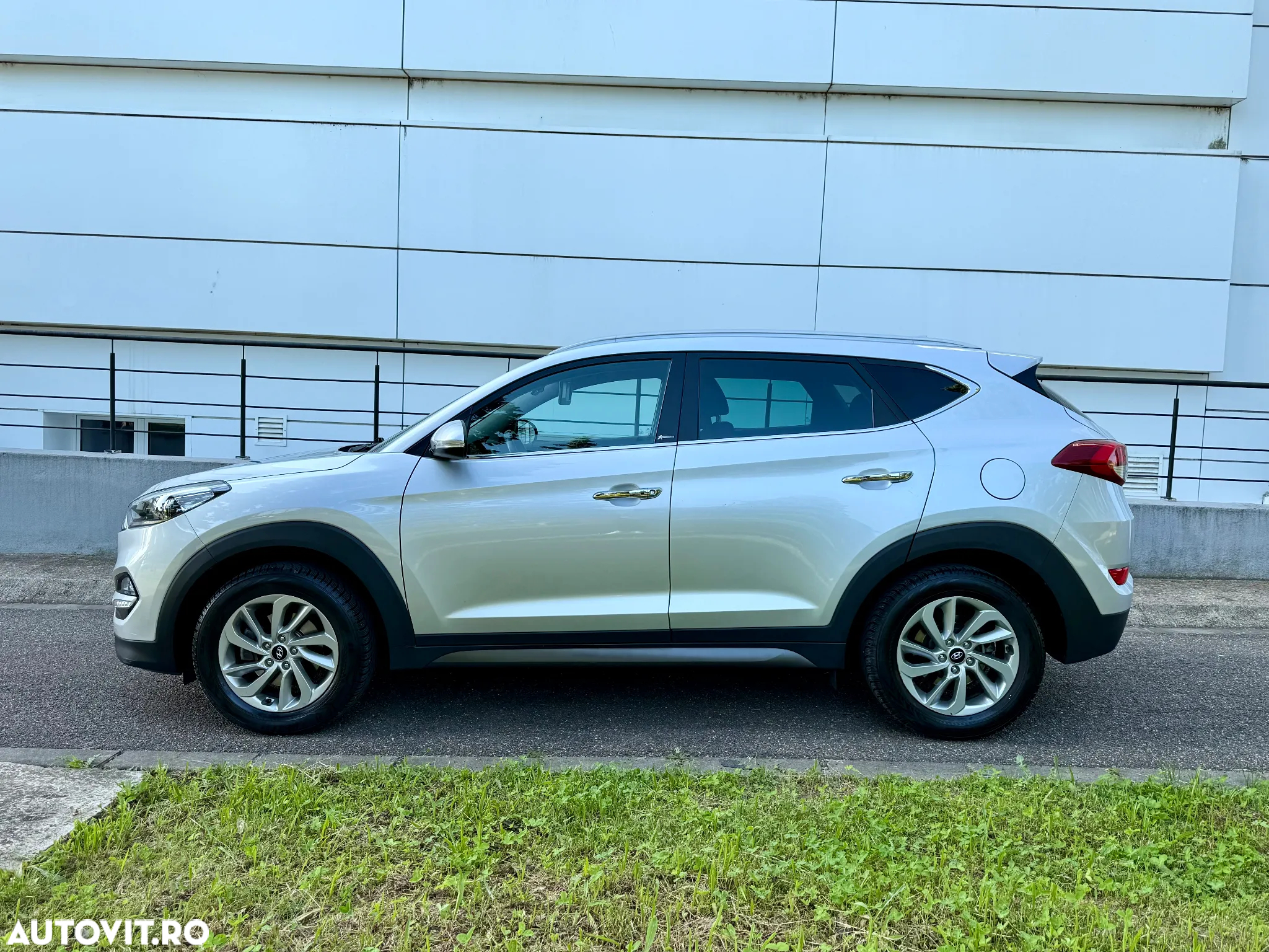 Hyundai Tucson 2.0 CRDI 4WD Passion - 11