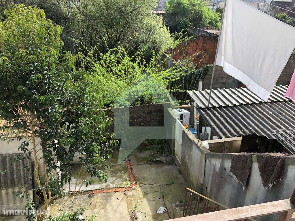 Prédio habitacional/investimento para recuperar com fracções indepe... - Grande imagem: 3/25
