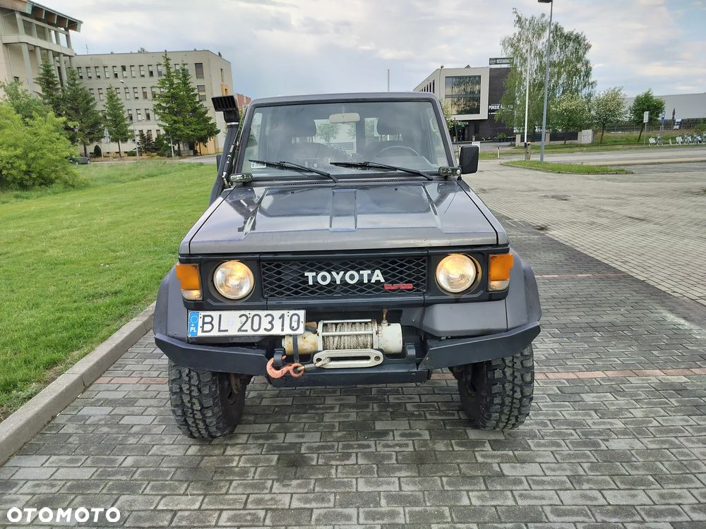 Toyota Land Cruiser - 2