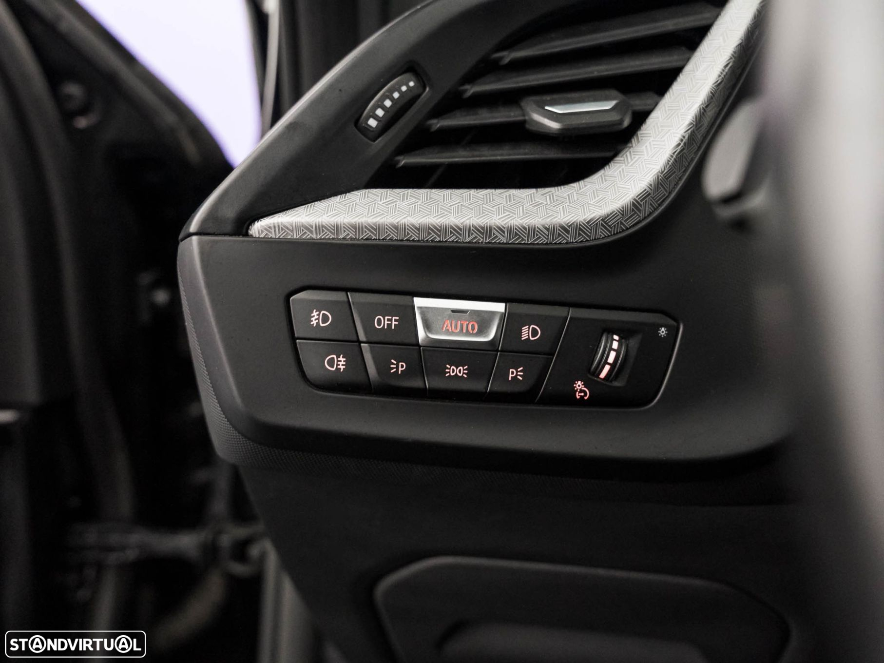BMW 118 i Pack Desportivo M Auto - 19