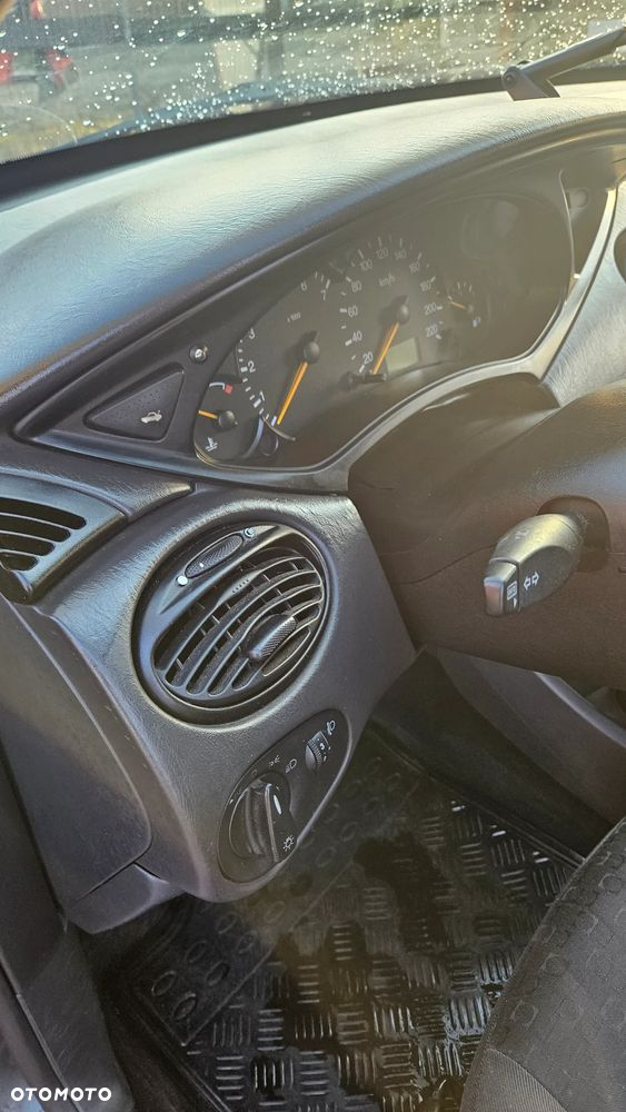 Ford Focus - 12