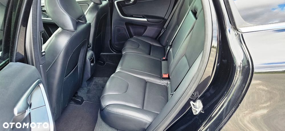 Volvo XC 60 D4 Geartronic Momentum - 18