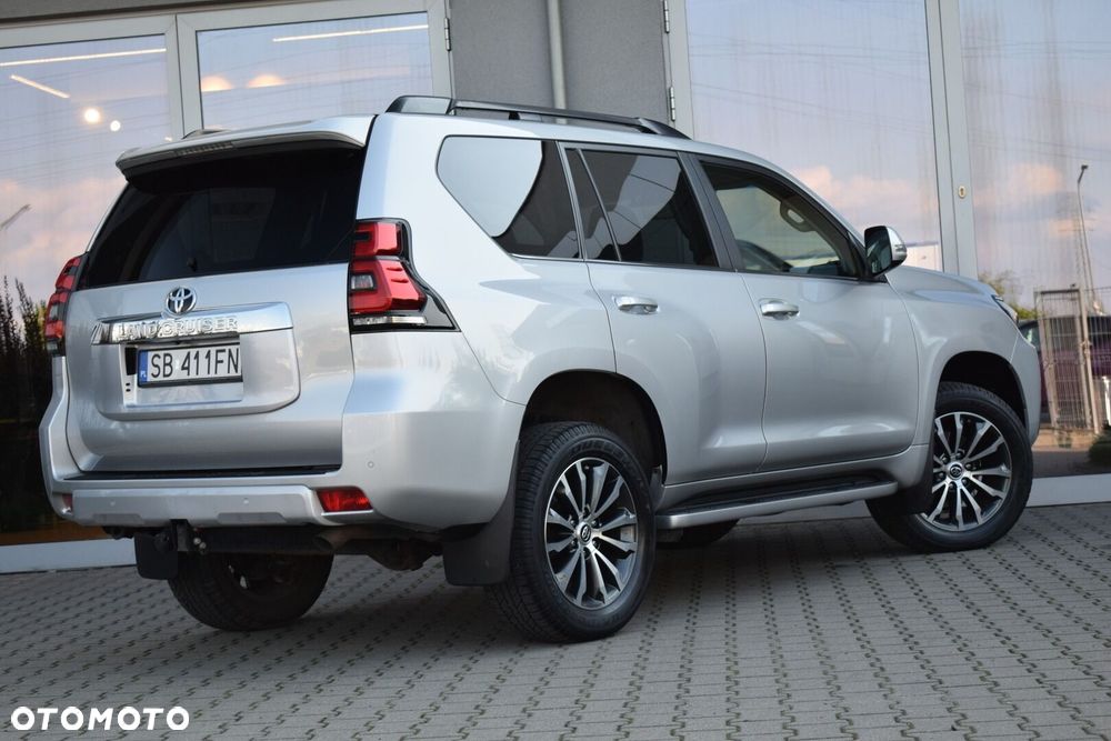 Toyota Land Cruiser - 4
