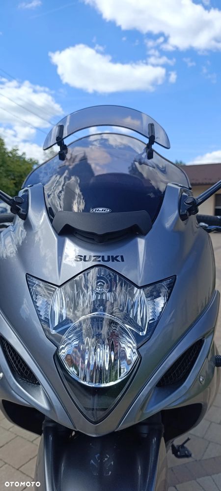 Suzuki GSX - 18