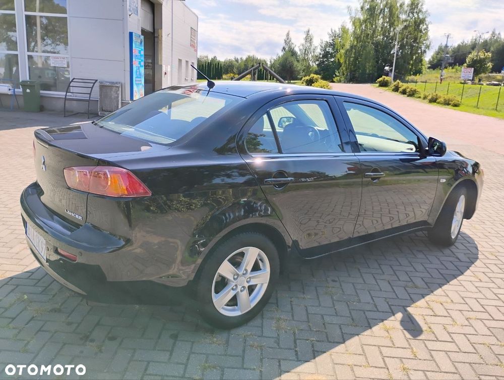 Mitsubishi Lancer 1.5 Invite - 11
