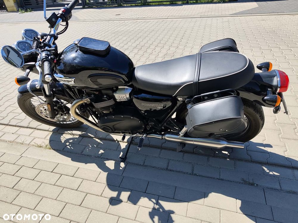 Triumph Bonneville - 3