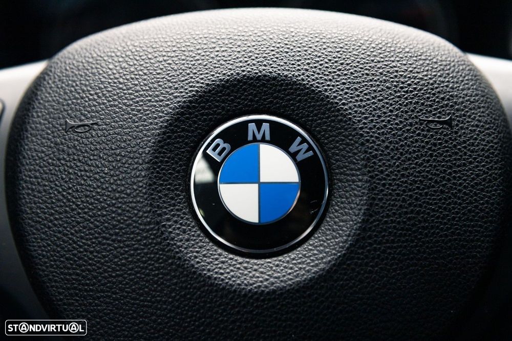 BMW 320 d Coupe Edição M - 29