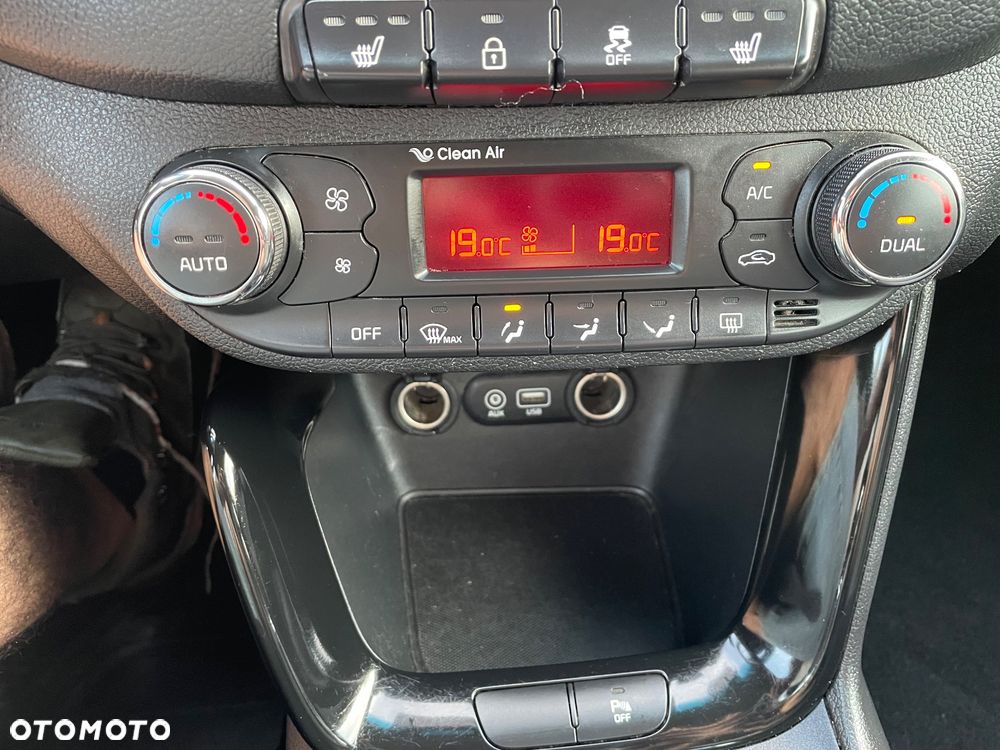 Kia Ceed - 31