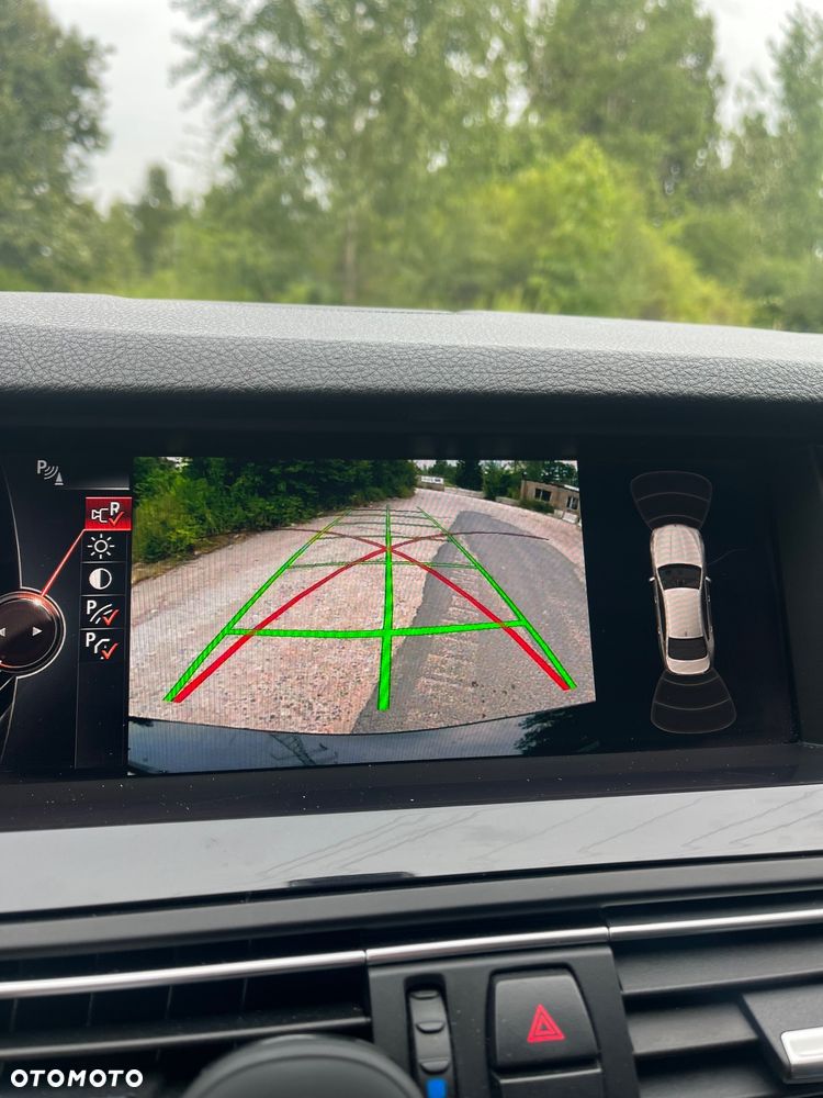 BMW Seria 5 520d xDrive - 15