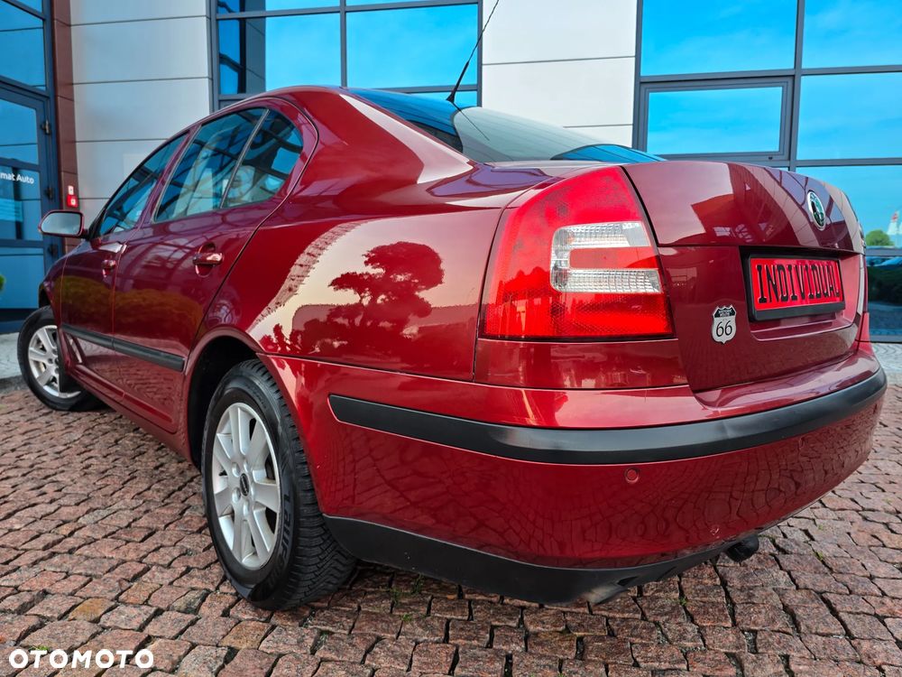 Skoda Octavia 1.6 Ambiente - 19