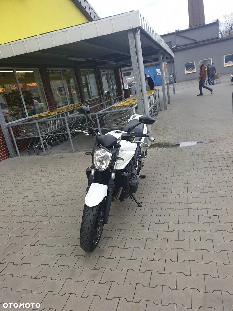 Suzuki Bandit - 2