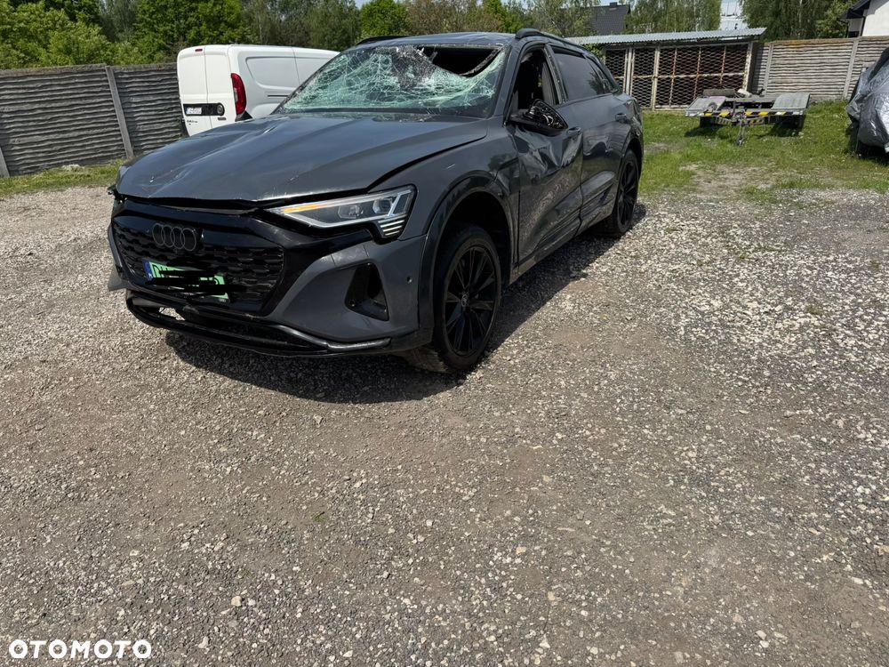 Audi Q8 Sportback e-tron - 1