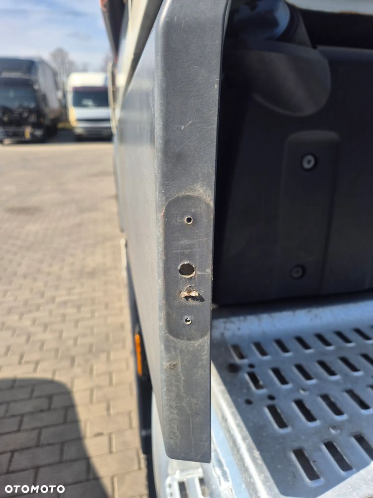 SPOILER SPOJLER OWIEWKA ZAKABINOWA LOTKA DESKA STELAŻ LEWA DAF XF 106 EURO 6 - 3