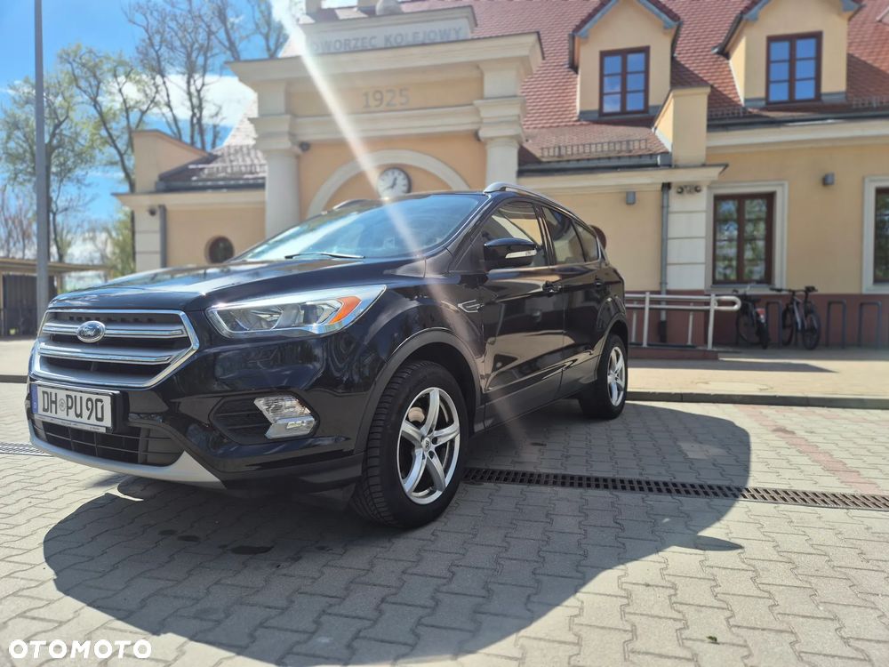 Ford Kuga 1.5 EcoBoost 2x4 Titanium - 6