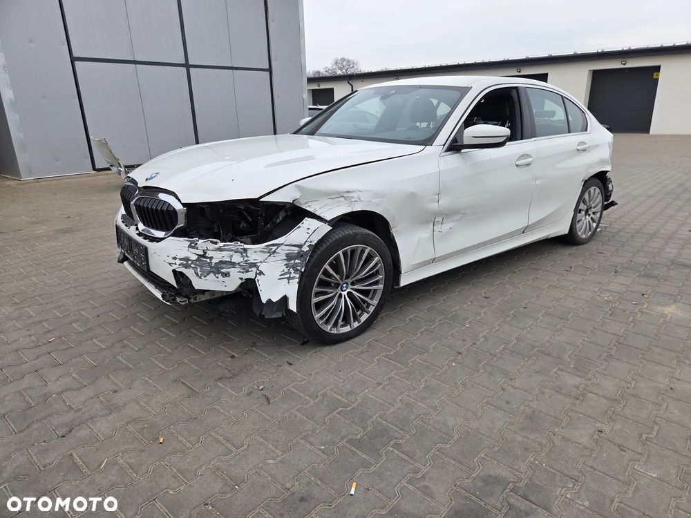 BMW Seria 3 320d xDrive Edition M Sport Shadow - 5