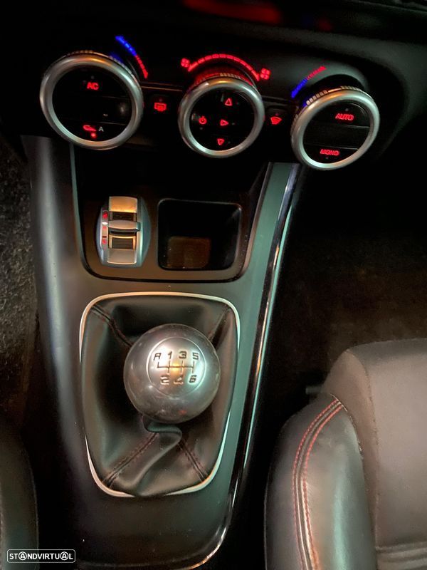 Alfa Romeo Giulietta 2.0 JTDm Distinctive - 11