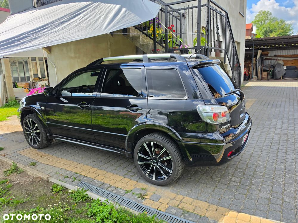 Mitsubishi Outlander 2.0 Turbo - 4