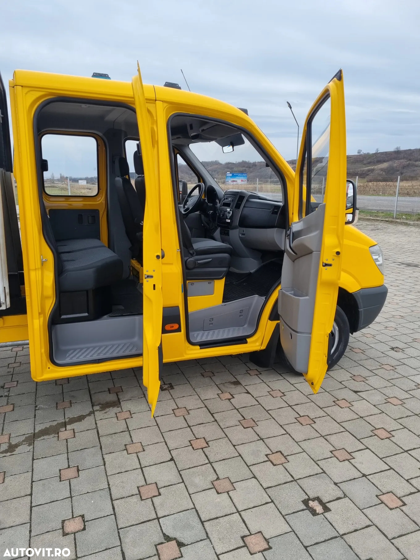 Mercedes-Benz Sprinter 513 CDI Basculabil Axă dublă Detarat la 3,5 Tone Cat. B Doka 6 Locuri + Ladă 4 Metri Basculabil Climă Cutie Automată - 11