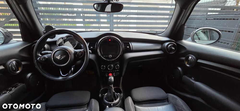 MINI Cooper Standard - 2