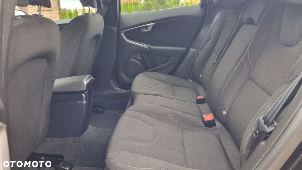 Volvo V40 D3 Geartronic Momentum - 27