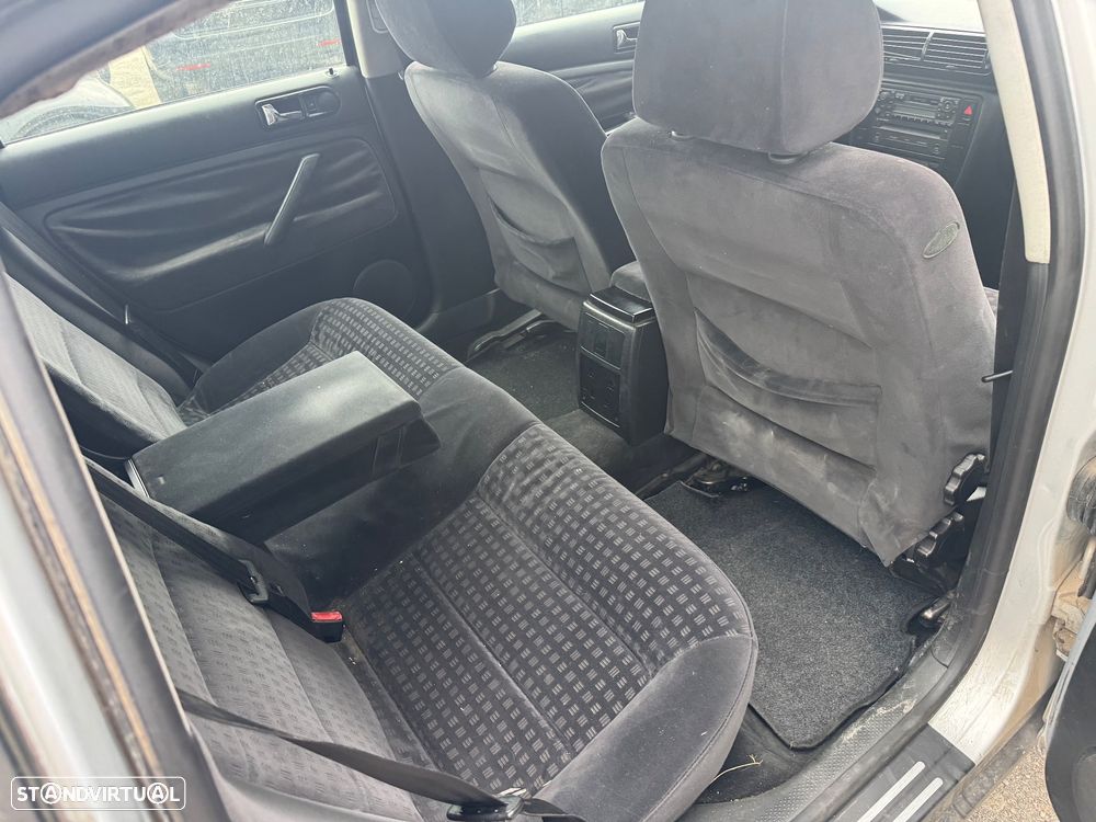 VW Passat 1.9 TDi Confortline - 15