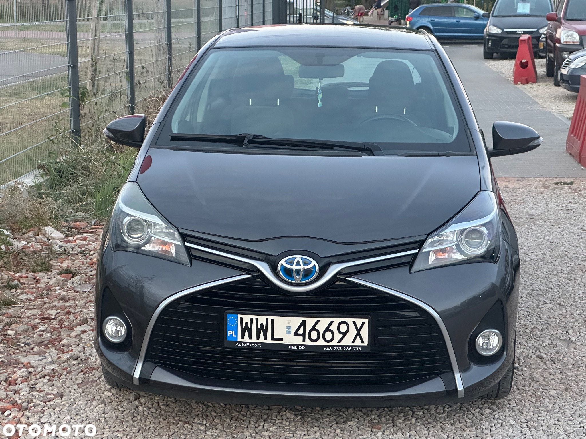 Toyota Yaris Hybrid 1.5 VVT-i - 9