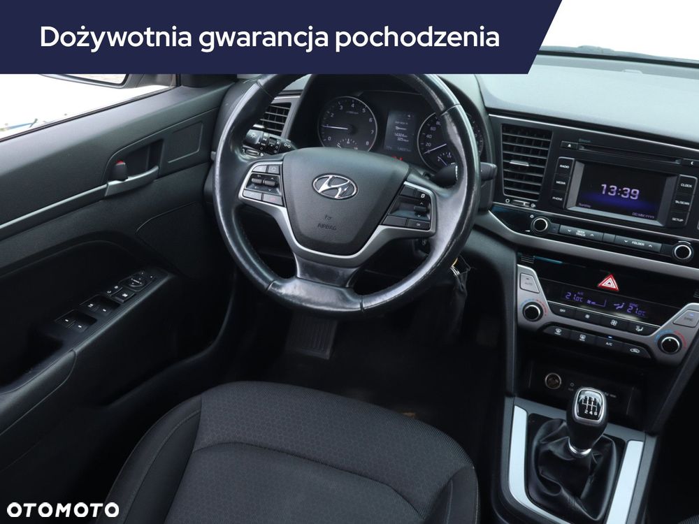 Hyundai Elantra - 9