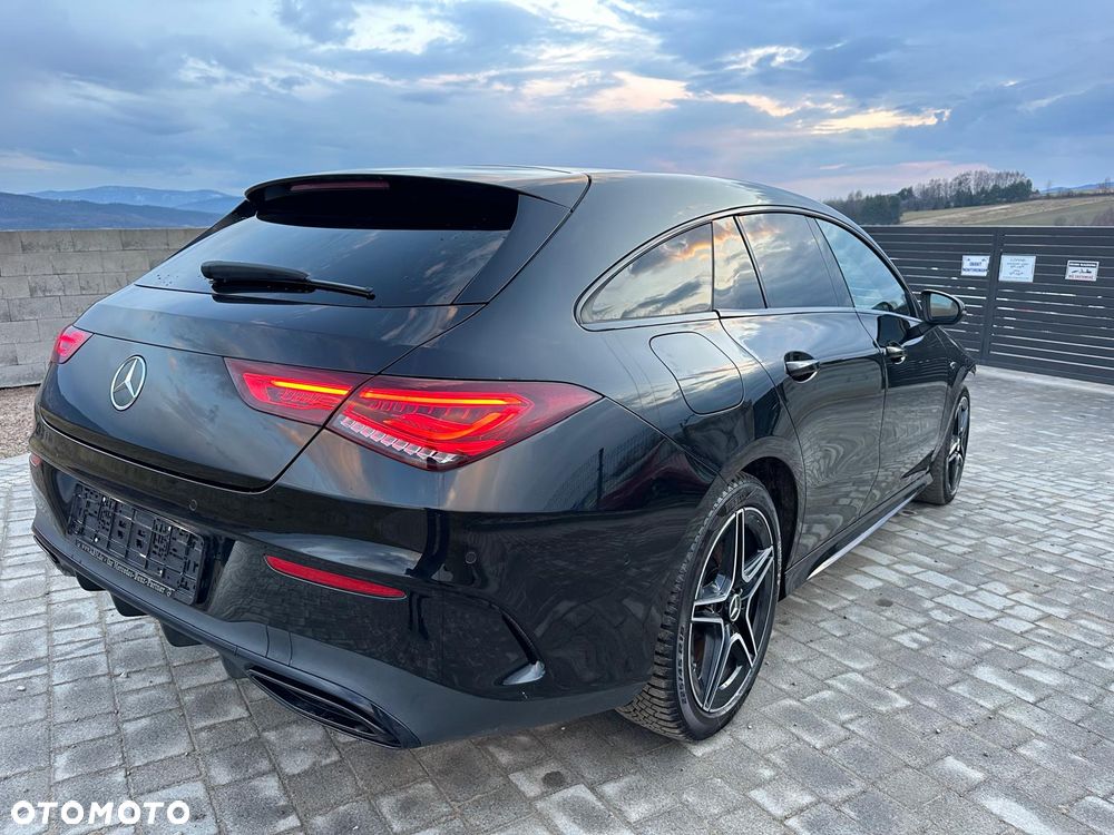 Mercedes-Benz CLA 250 e 8G-DCT AMG Line - 4