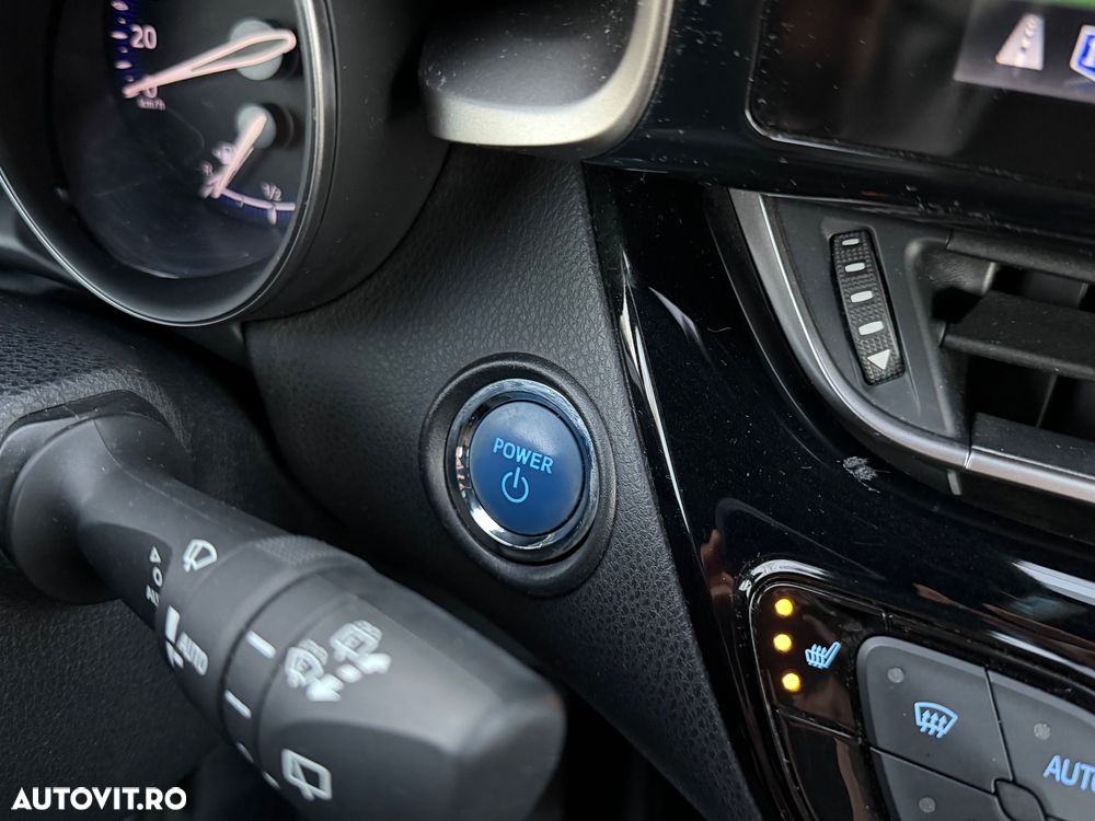 Toyota C-HR Hybrid Lounge - 18