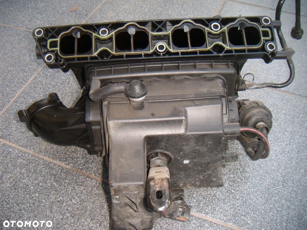 opel astra h 1.6 16v Z16xer  kolektor ssący   55564934 - 2