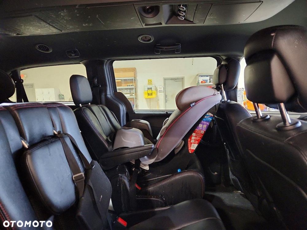 Dodge Grand Caravan 3.6 R/T - 35