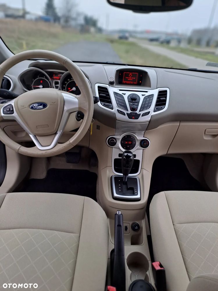 Ford Fiesta 1.4 Ghia - 14