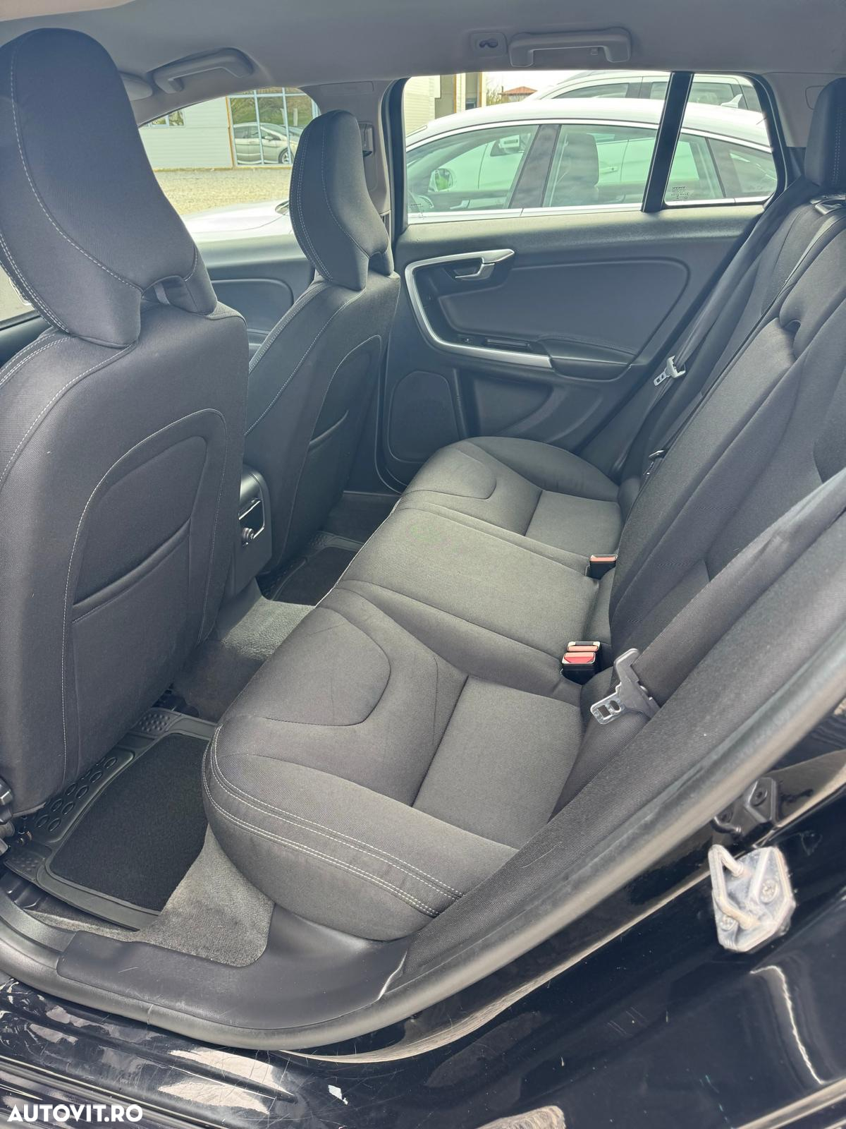 Volvo V60 D4 Geartronic Kinetic - 6