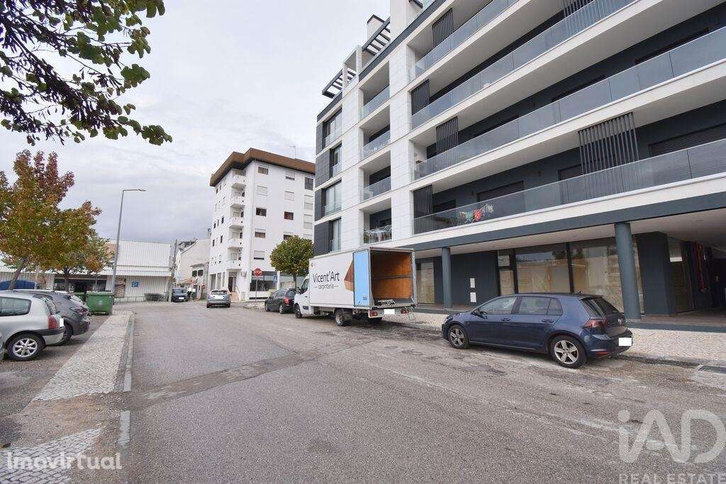 Apartamento T2 em Miranda do Corvo de 109 m2 - Grande imagem: 2/21