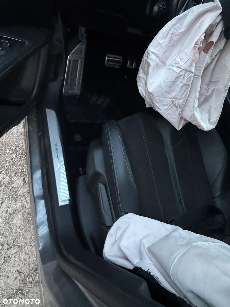 Peugeot 3008 PureTech 130 Stop & Start GPF EAT8 Roadtrip - 17