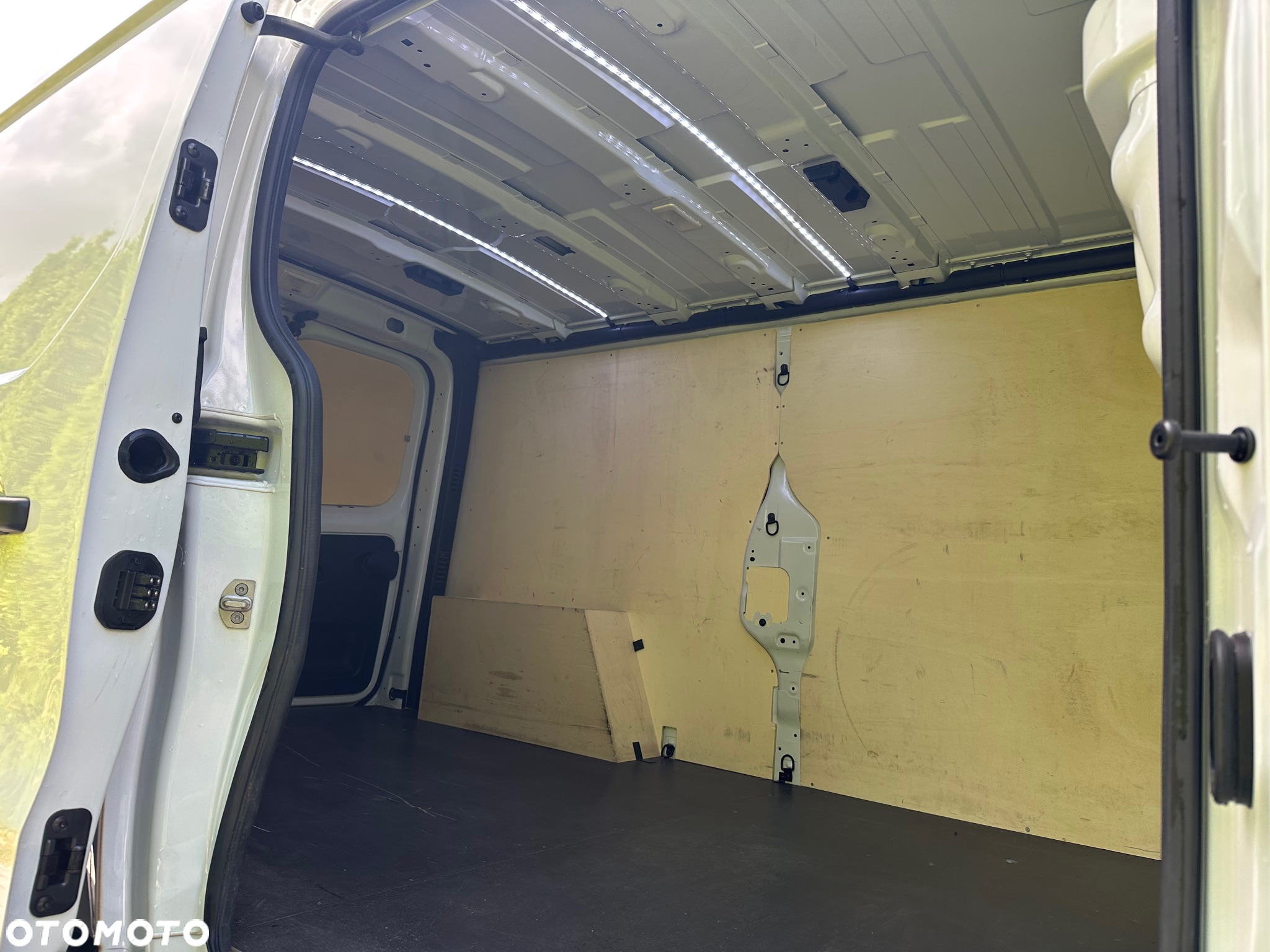 Renault / TRAFIC / 2.0 / L2H1 / LONG / - 18
