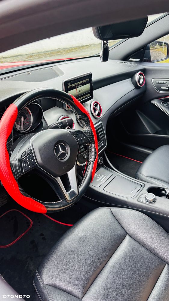 Mercedes-Benz CLA 250 4Matic 7G-DCT AMG Line - 18