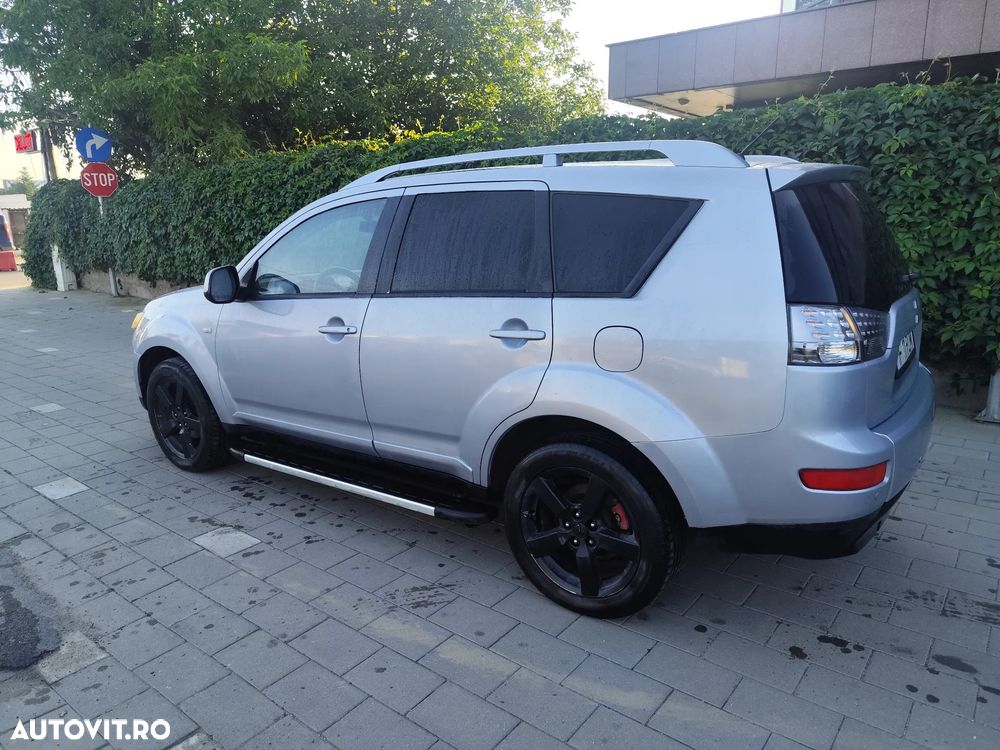 Mitsubishi Outlander 2.0 DI-D Instyle+ - 2