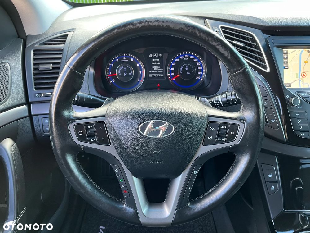 Hyundai i40 Kombi 2.0 Automatik Family+ - 18