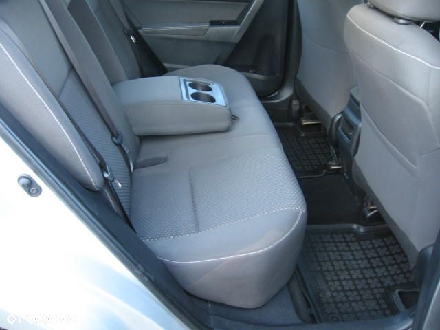 Toyota Corolla 1.6 Premium - 12