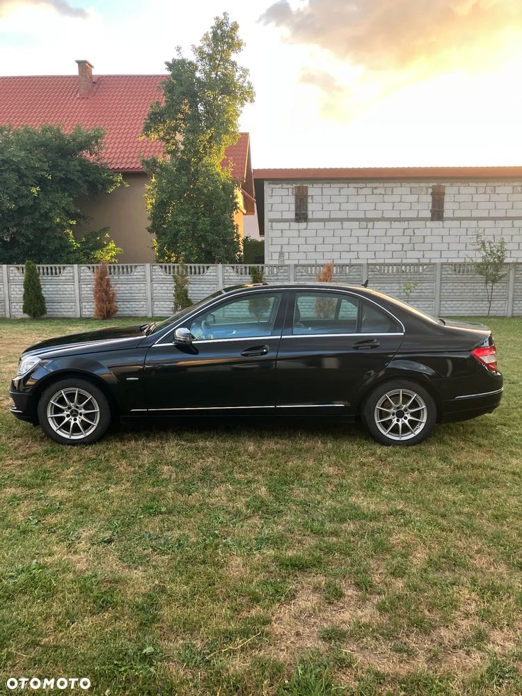 Mercedes-Benz Klasa C 180 K BlueEff Avantgarde - 3
