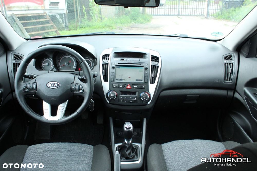 Kia Ceed - 14