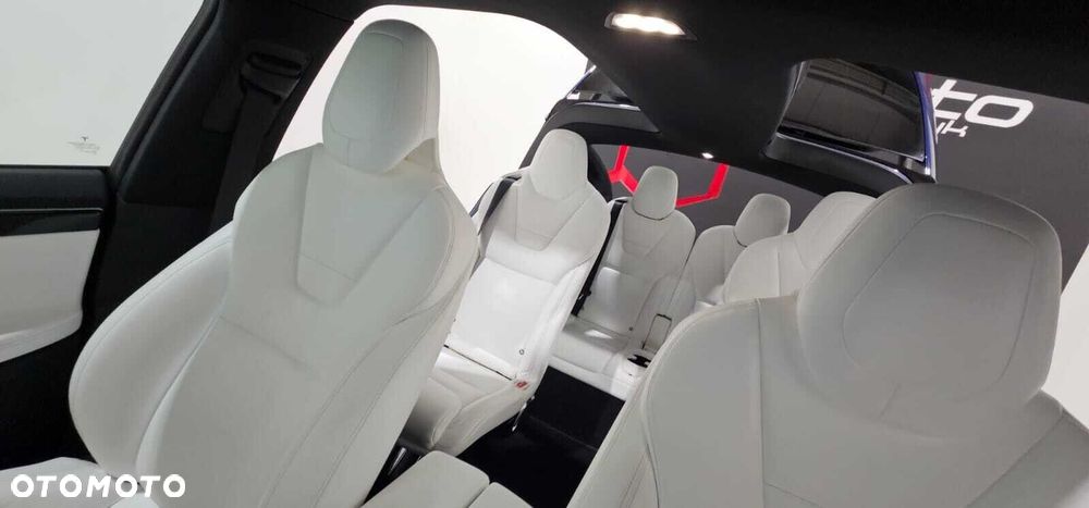 Tesla Model X - 29