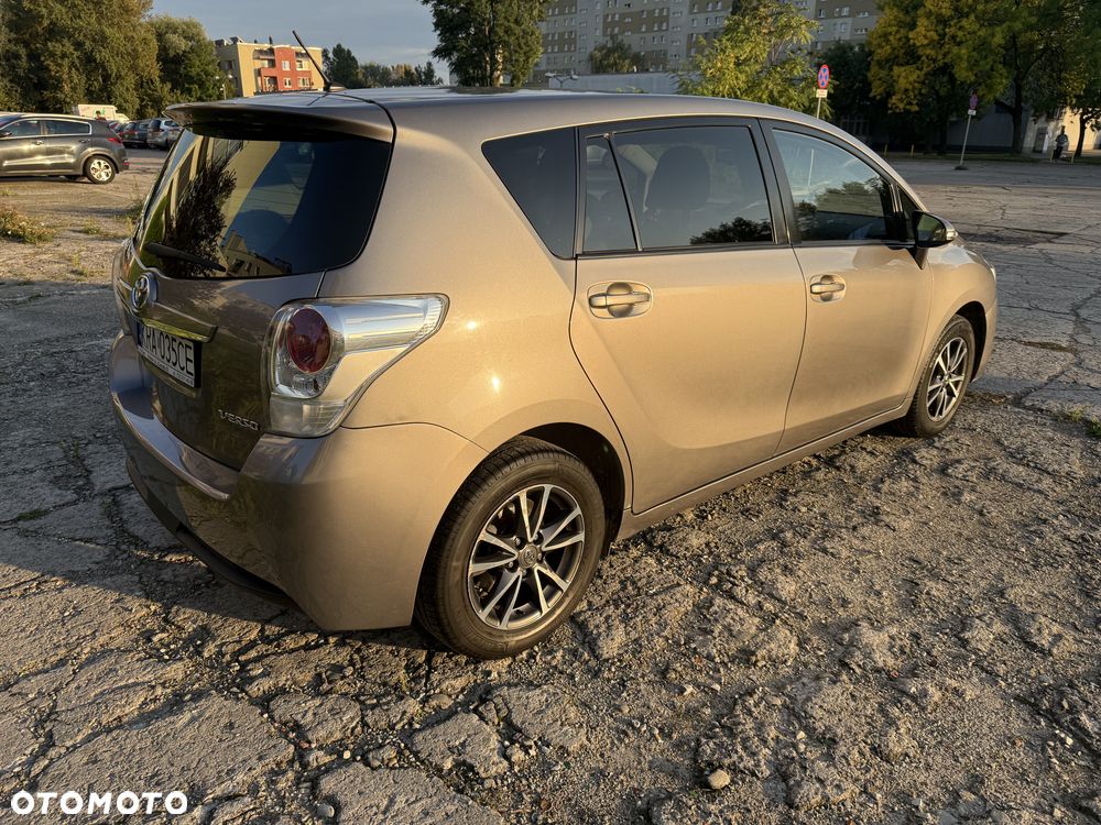Toyota Verso 1.6 D-4D Prestige 7os - 4
