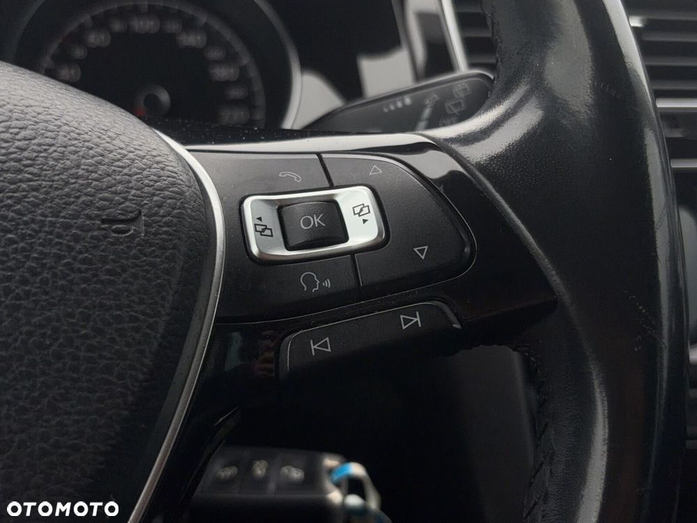 Volkswagen Golf - 17