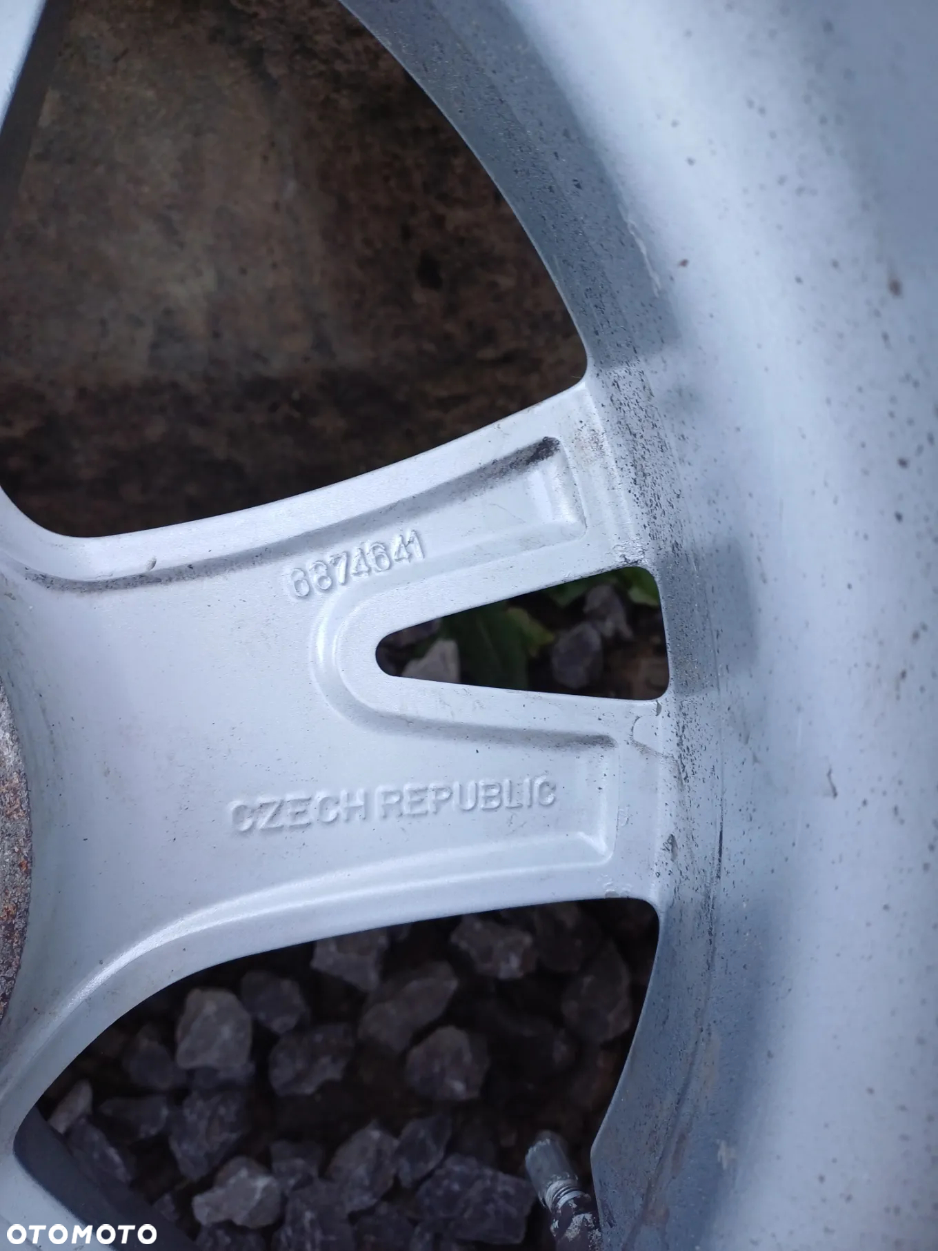 ALUFELGI 6874641 BMW 5X112 205/60/16 ET52 OTWÓR CENTRUJĄCY 66.5MM - 17